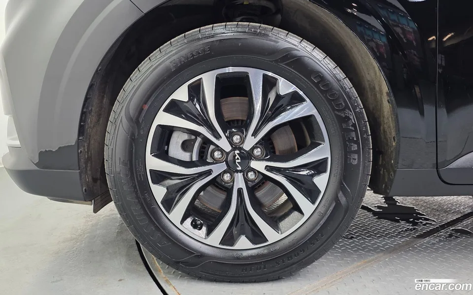 Kia Carnival 9 2023 — thumbnail 5