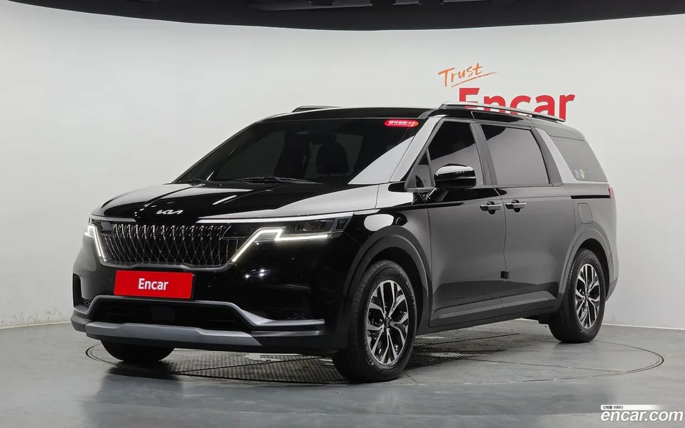 Kia Carnival 9 2023 — photo 1, buy with delivery to Moscow