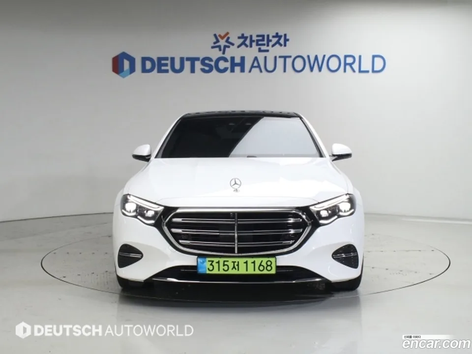 Mercedes-Benz E-Class E450 4MATIC 2024 — thumbnail 3