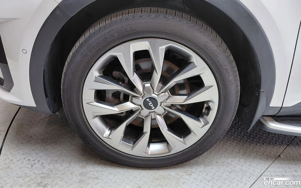 Kia Sorento 2.5T 2WD 2023 — thumbnail 2
