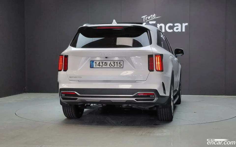 Kia Sorento 2.5T 2WD 2023 — thumbnail 4