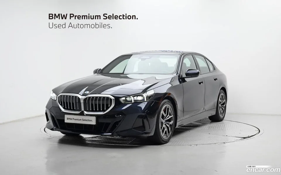 BMW 5 Series 520i M 2025 — photo 1, buy with delivery to Moscow