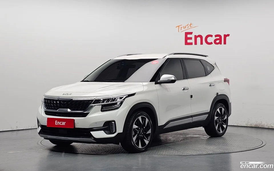 Kia Seltos 1.6 2WD 2022 — photo 1, buy with delivery to Moscow