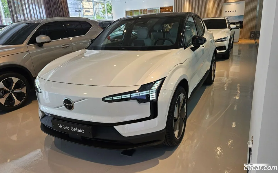 Volvo EX30 2025 — photo 1, buy with delivery to Moscow