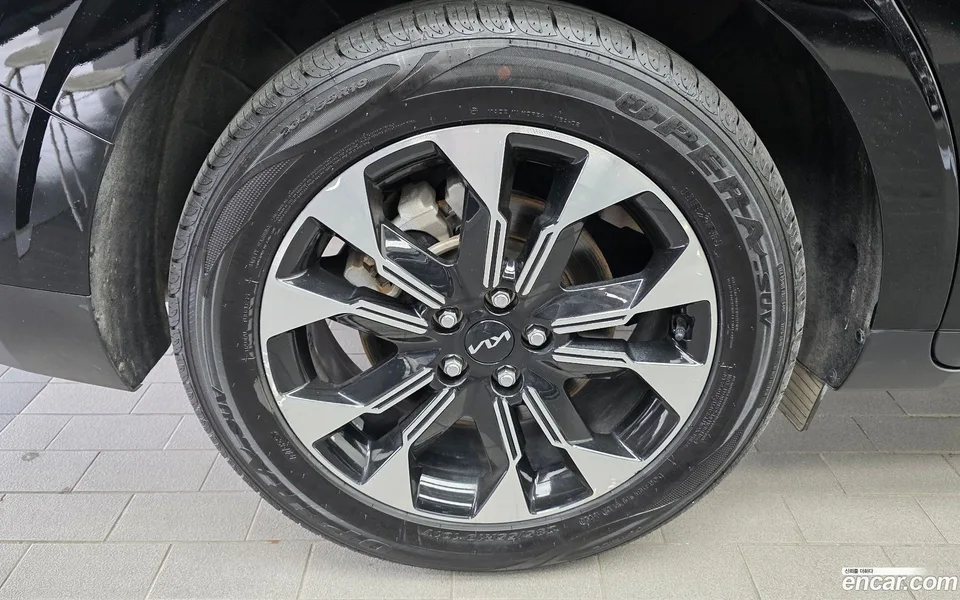 Kia Carnival 7 2023 — thumbnail 2