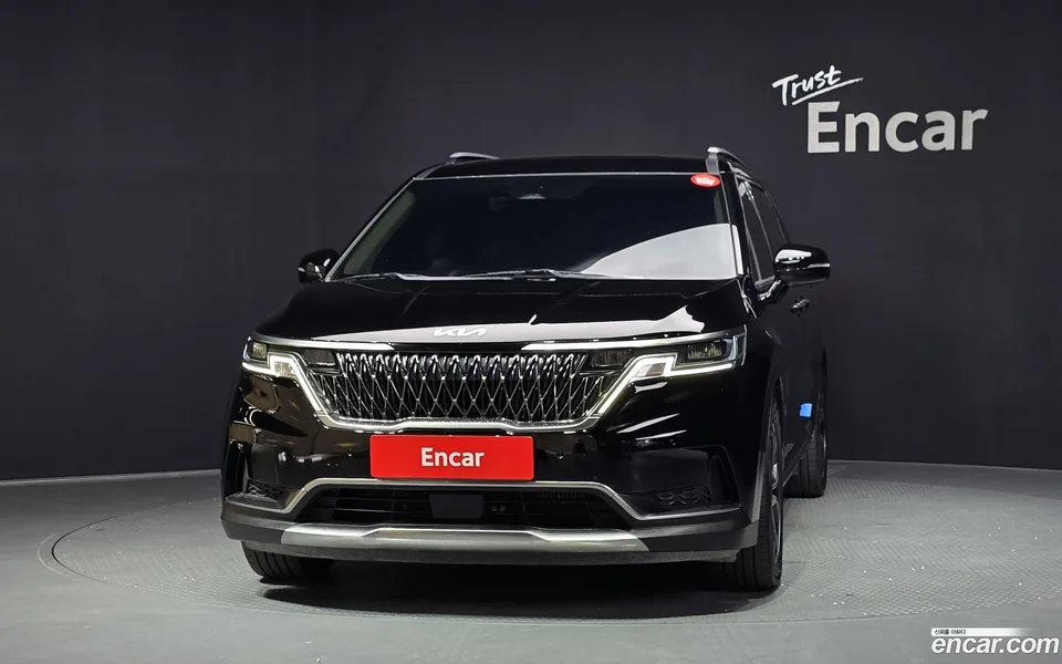 Kia Carnival 7 2023 — thumbnail 3