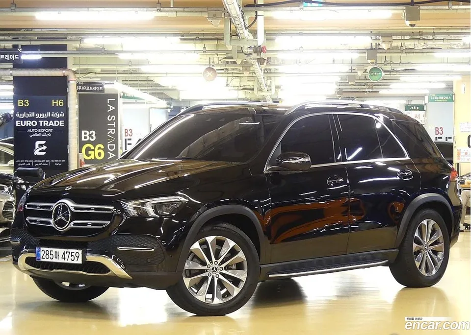 Mercedes-Benz GLE-Class GLE300d 4MATIC 2023 — фото 1, купить с доставкой в Москву