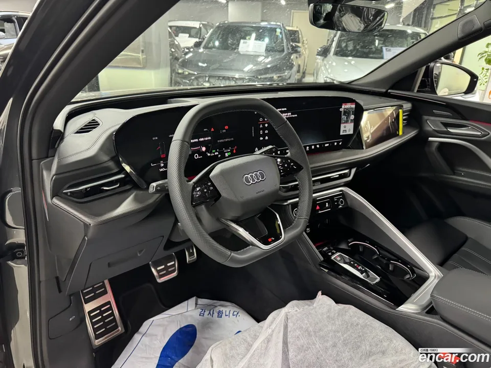 Audi Q5 (80A) 40 TDI S Line 2025 — thumbnail 2