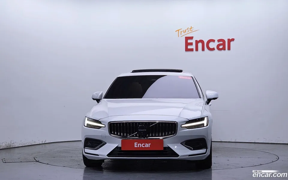 Volvo S60 B5 2023 — thumbnail 3