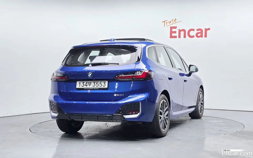 BMW 2 Series Active Tourer 220i M 2025 — thumbnail 4