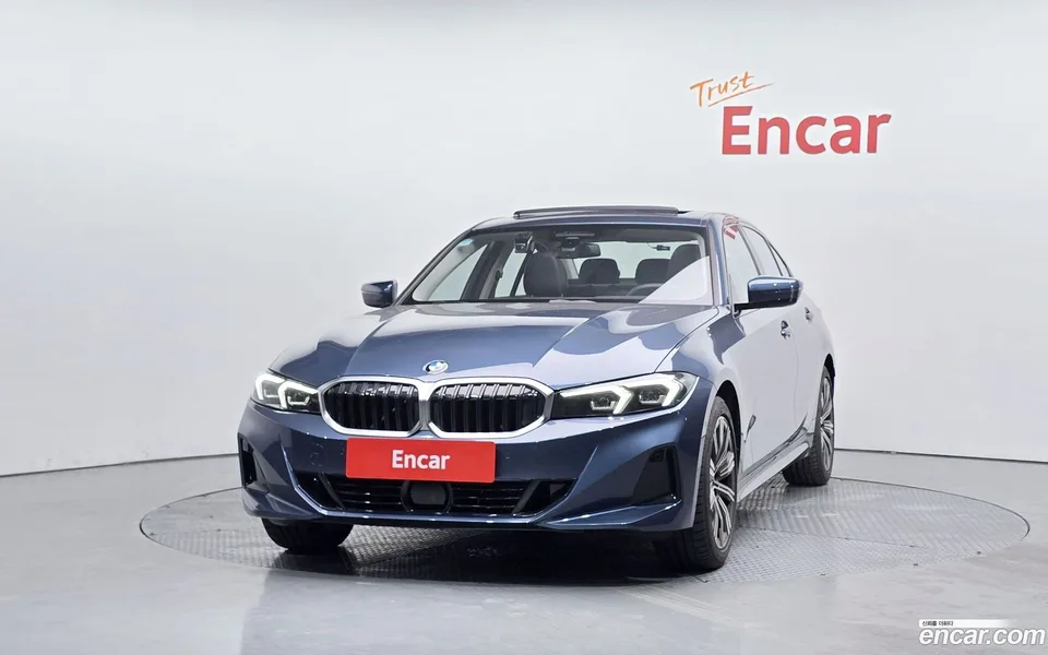 BMW 3 Series 320i 2025 — thumbnail 3