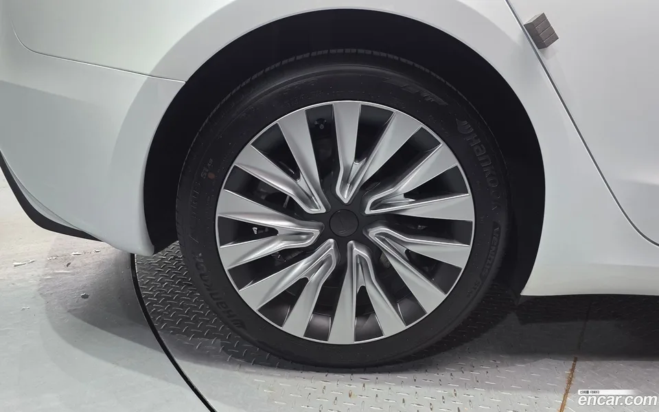 Tesla Model 3 RWD 2024 — thumbnail 5
