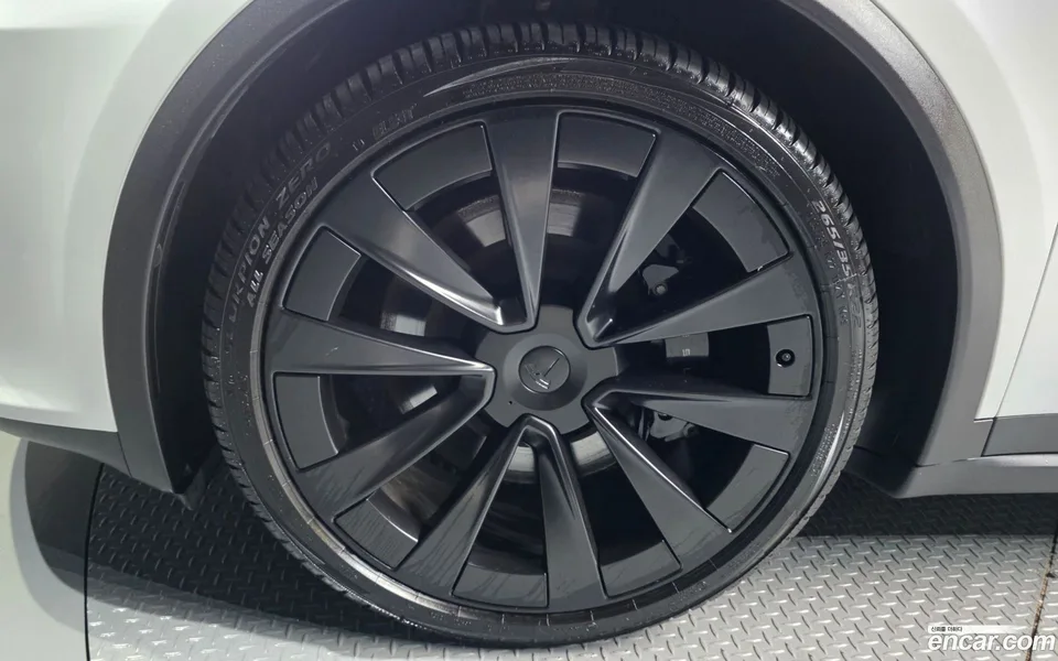 Tesla Model X AWD 2023 — thumbnail 2