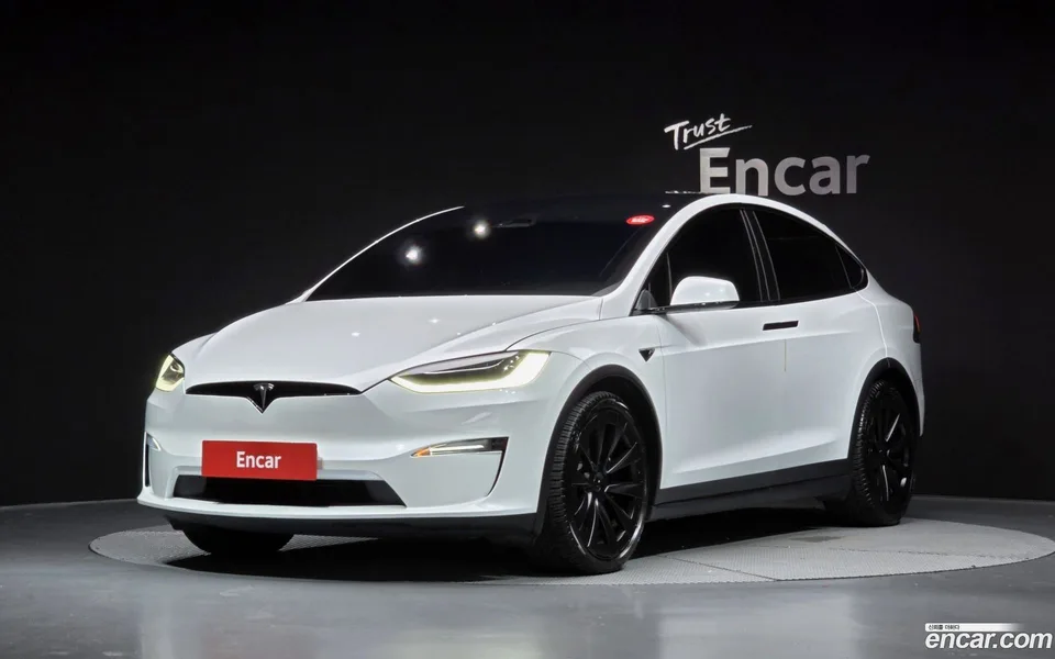 Tesla Model X AWD 2023 — photo 1, buy with delivery to Moscow