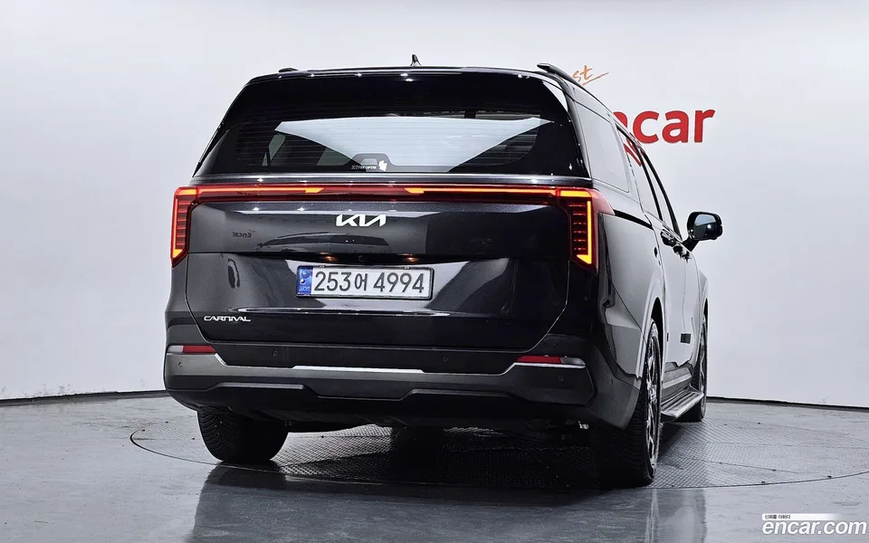 Kia Carnival 7 2024 — thumbnail 4