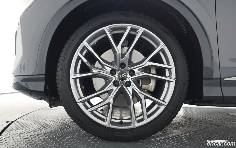 Audi Q4 e-tron 45 2025 — thumbnail 5