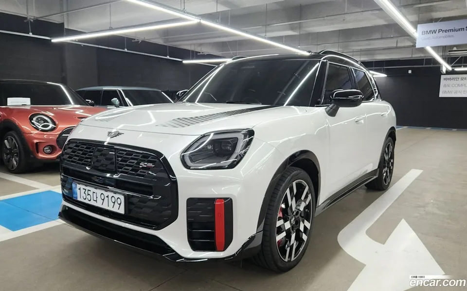 MINI Cooper S Countryman ALL4 JCW 2025 — photo 1, buy with delivery to Moscow