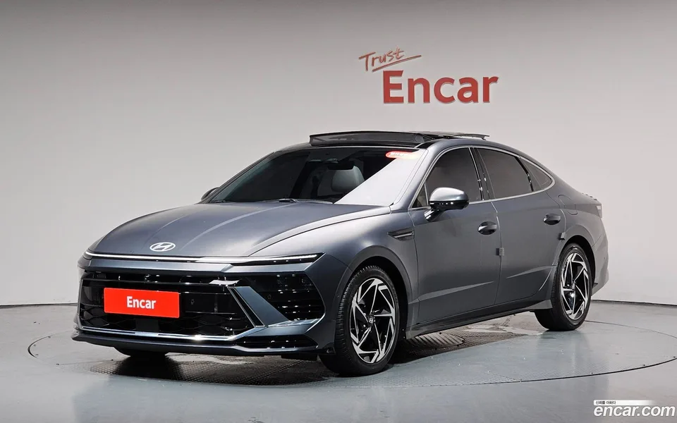 Hyundai Sonata The Edge Hybrid 2023 — photo 1, buy with delivery to Moscow
