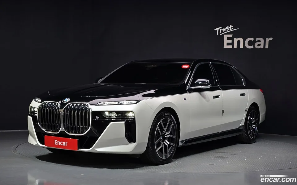 BMW 7 Series 740i xDrive M 2024 — photo 1, buy with delivery to Moscow