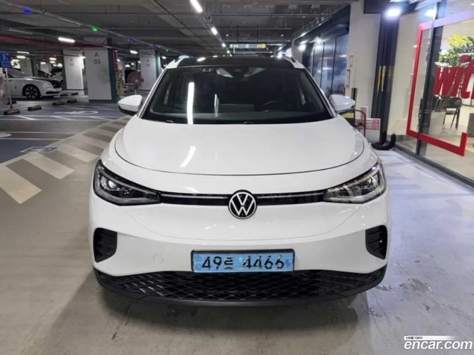 Volkswagen ID.4 2023 — photo 1, buy with delivery to Moscow