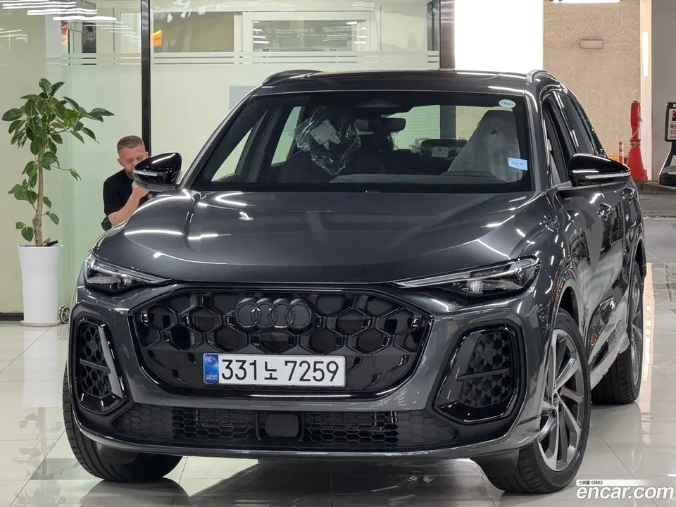 Audi Q5 (80A) 40 TDI S Line 2025 — photo 1, buy with delivery to Moscow