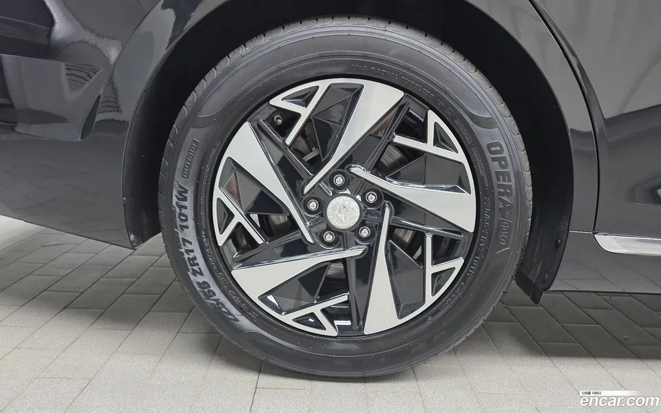 Hyundai Grandeur IG Hybrid 2022 — thumbnail 2