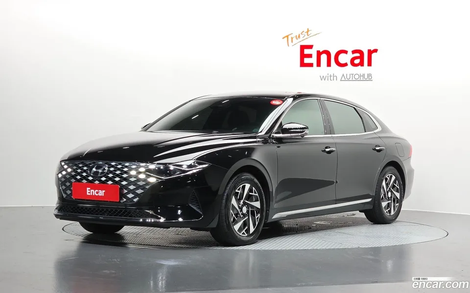 Hyundai Grandeur IG Hybrid 2022 — photo 1, buy with delivery to Moscow