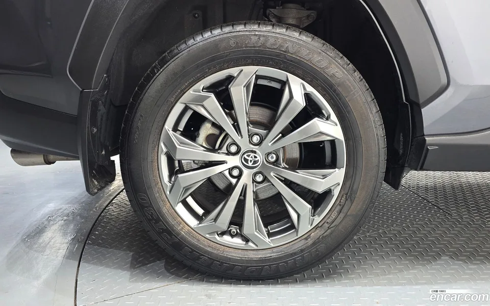 Toyota RAV4 2.5 4WD LTD 2025 — thumbnail 5