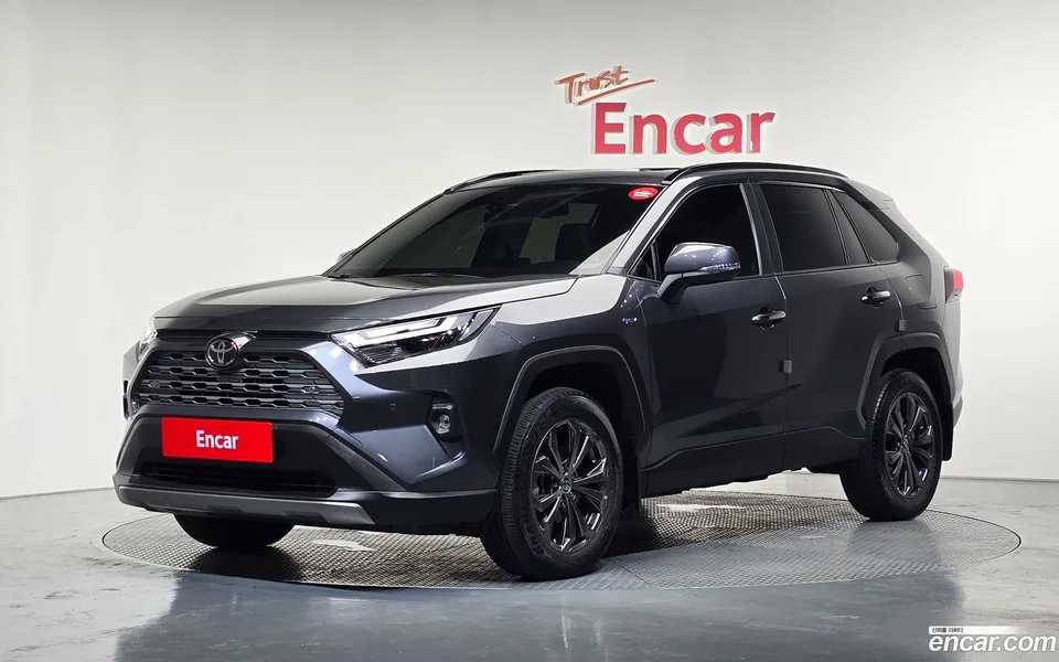 Toyota RAV4 2.5 4WD LTD 2025 — photo 1, buy with delivery to Moscow