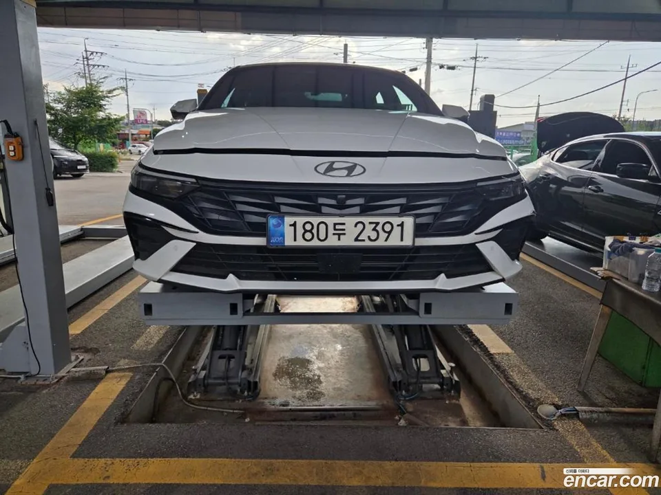 Hyundai Avante CN7 1.6 2023 — photo 1, buy with delivery to Moscow