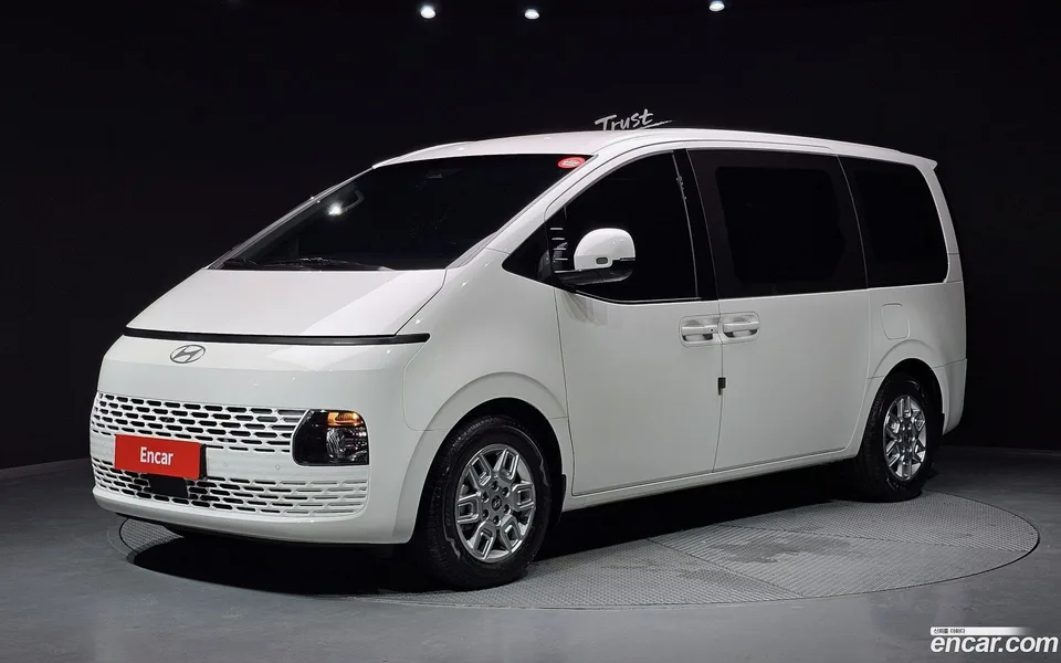 Hyundai Staria 11 2025 — фото 1, купить с доставкой в Москву