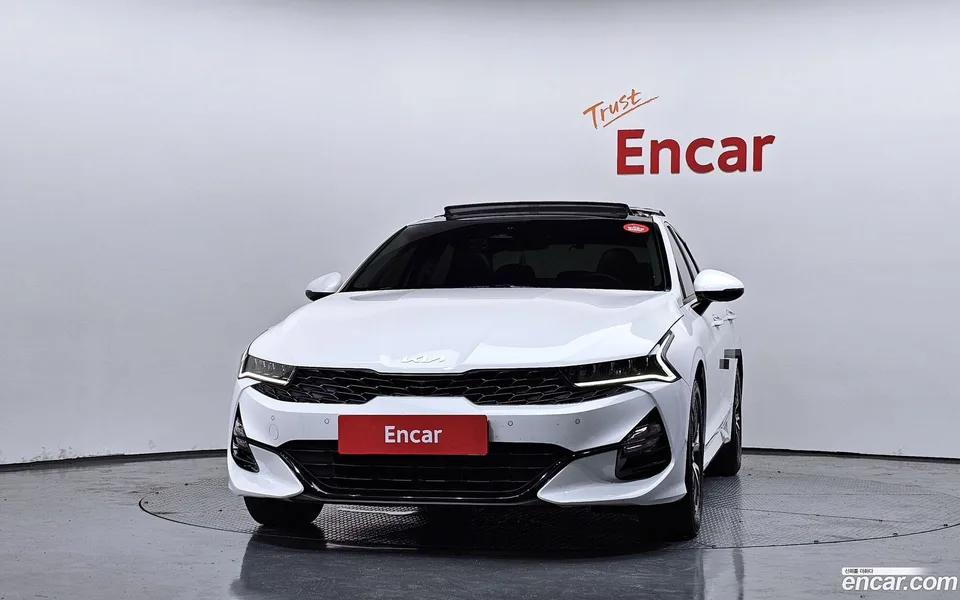 Kia K5 2.0 2023 — thumbnail 3