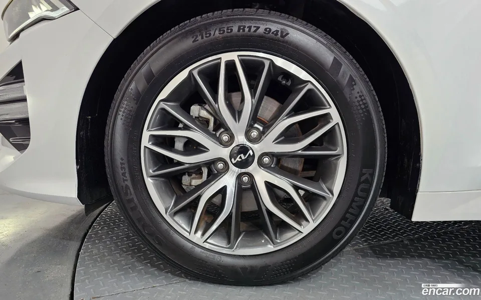 Kia K5 2.0 2023 — thumbnail 5