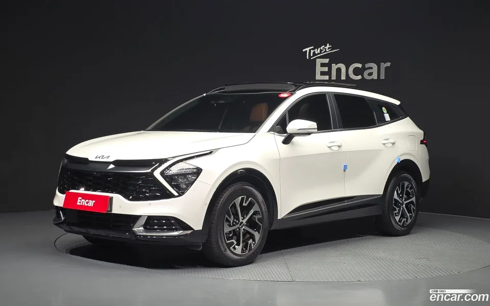 Kia Sportage Hybrid 2WD 2022 — photo 1, buy with delivery to Moscow