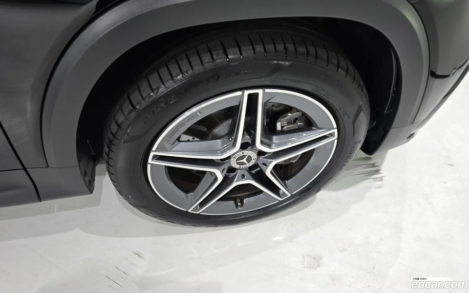 Mercedes-Benz GLB-Class GLB250 4MATIC 2025 — thumbnail 2
