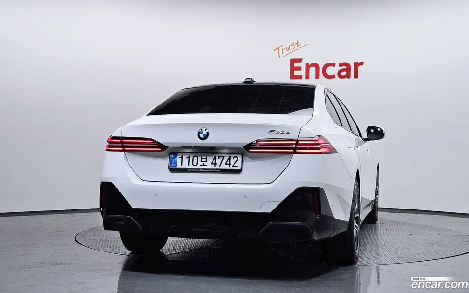 BMW 5 Series 523d M 2025 — thumbnail 4