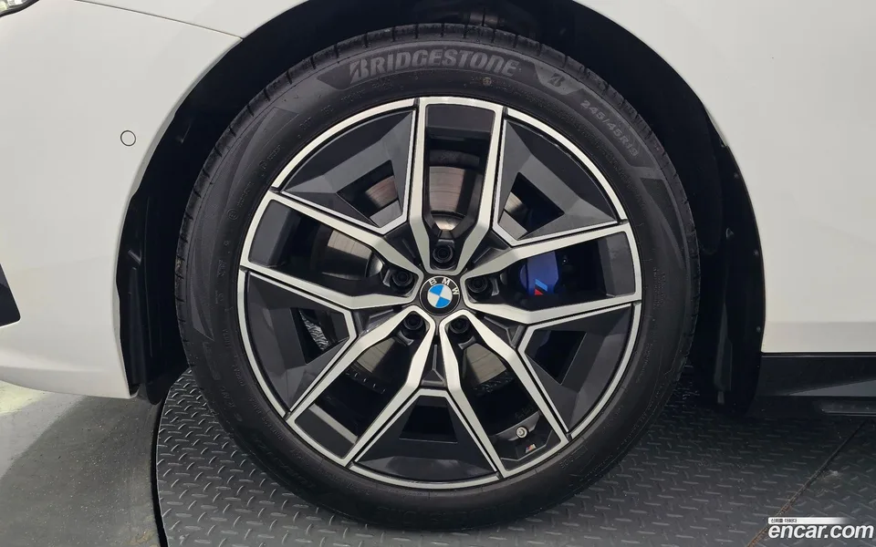 BMW 5 Series 523d M 2025 — thumbnail 5