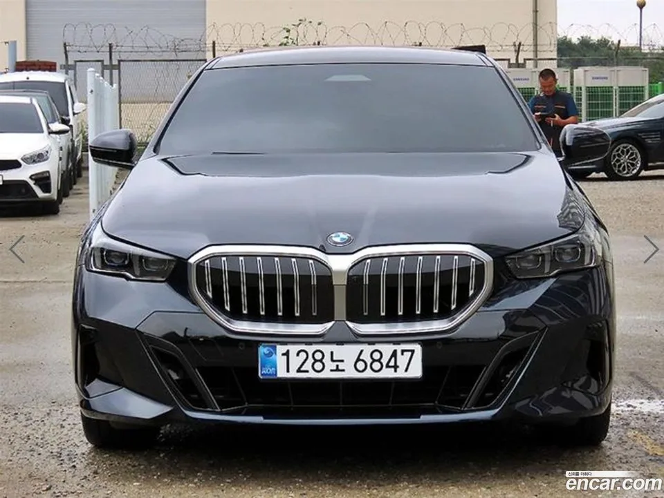 BMW 5 Series 520i M 2025 — photo 1, buy with delivery to Moscow