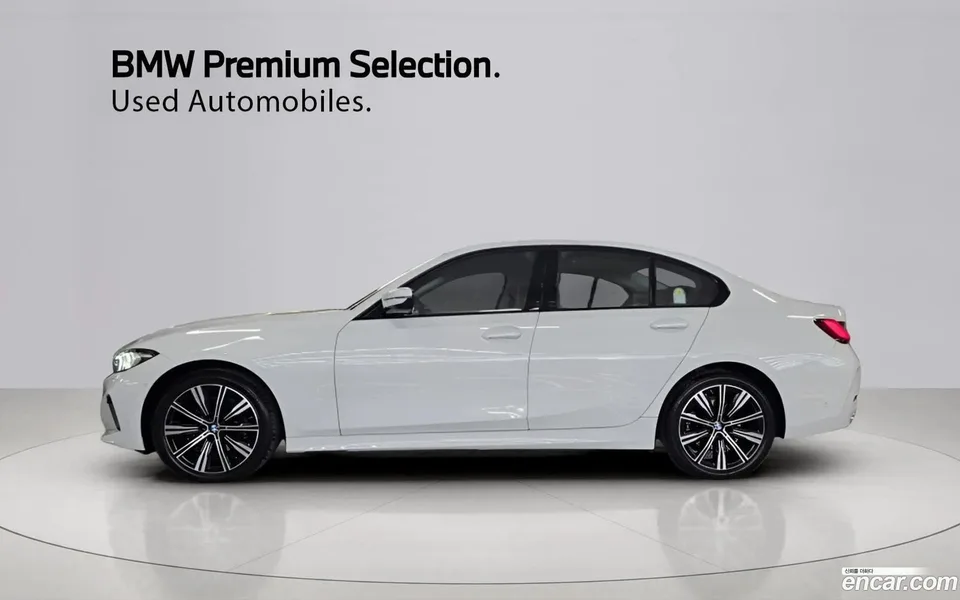 BMW 3 Series 320i 2025 — thumbnail 3