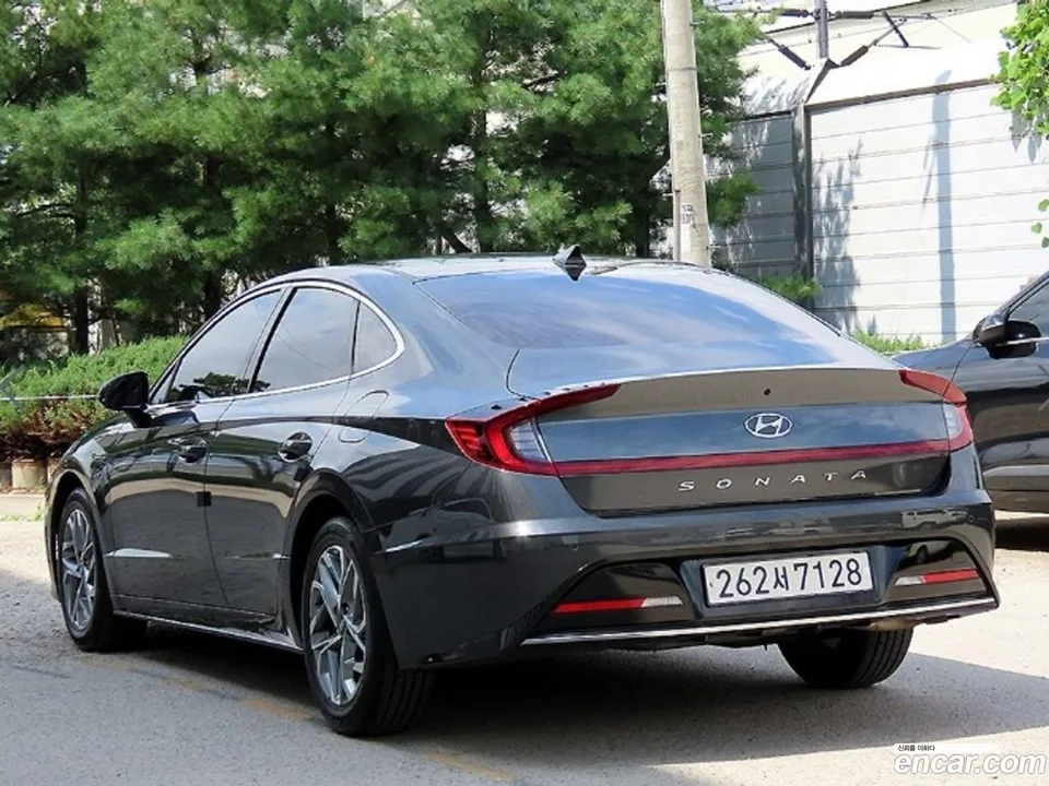 Hyundai Sonata 2.0 2022 — thumbnail 3