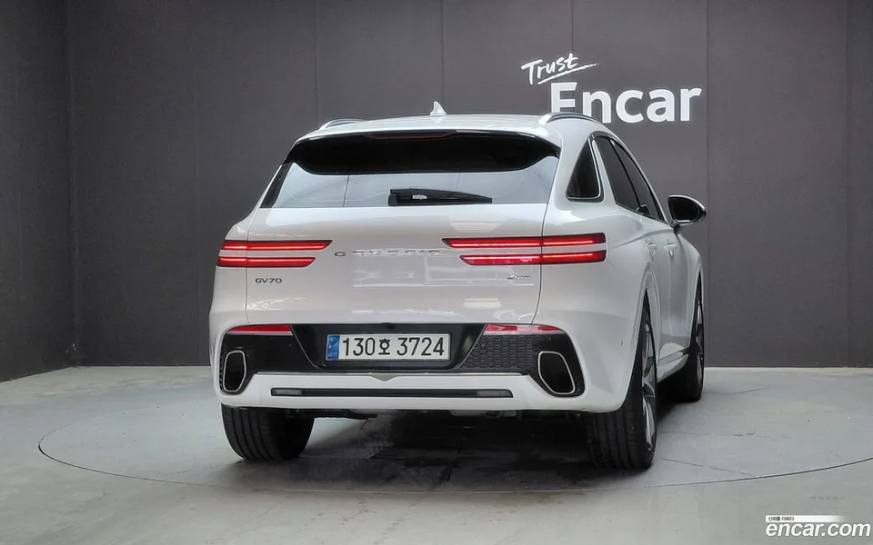 Genesis GV70 2.5T AWD 2023 — thumbnail 4