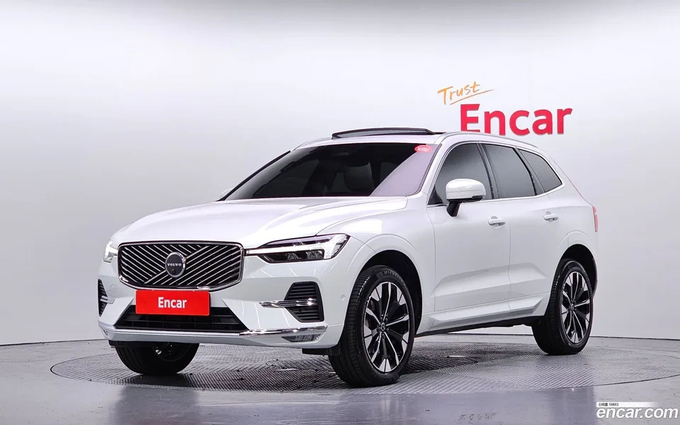 Volvo XC60 B5 2026 — photo 1, buy with delivery to Moscow
