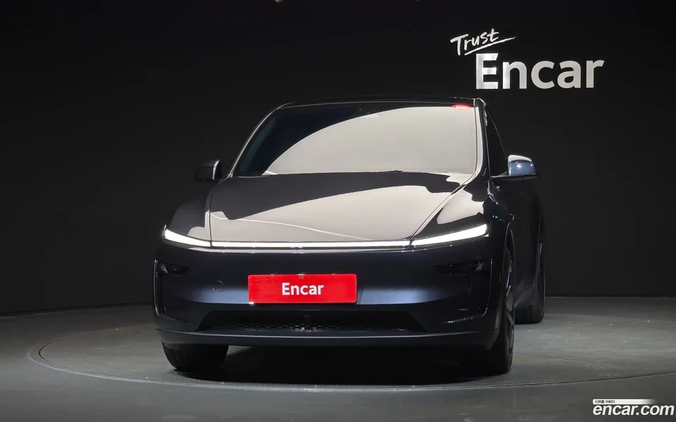Tesla Model Y RWD 2025 — thumbnail 3