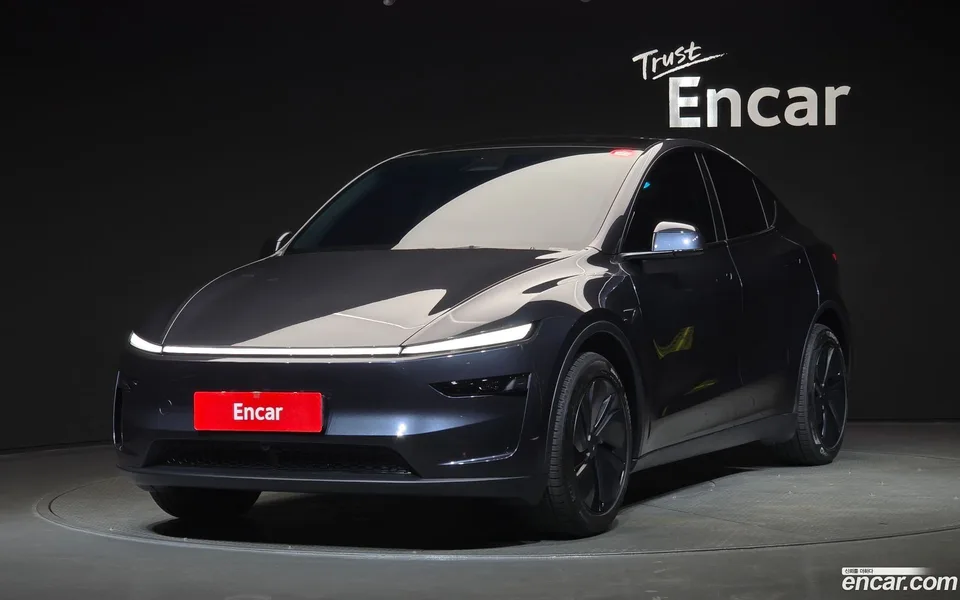 Tesla Model Y RWD 2025 — photo 1, buy with delivery to Moscow