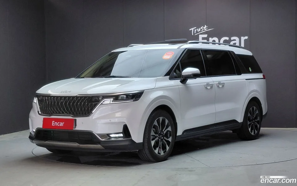 Kia Carnival 9 2023 — photo 1, buy with delivery to Moscow