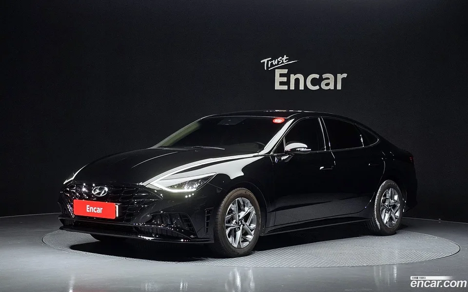 Hyundai Sonata 2.0 2022 — photo 1, buy with delivery to Moscow