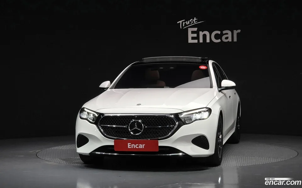 Mercedes-Benz E-Class E200 2025 — миниатюра 3