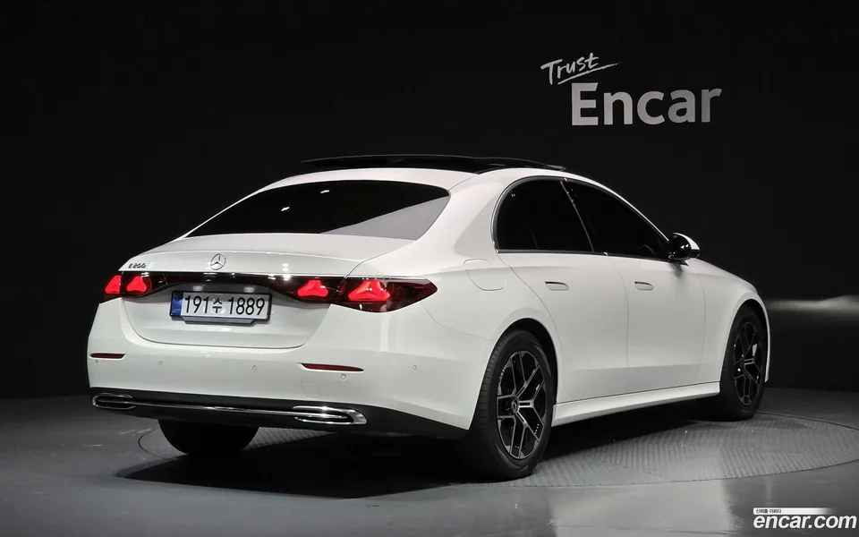 Mercedes-Benz E-Class E200 2025 — фото 1, купить с доставкой в Москву