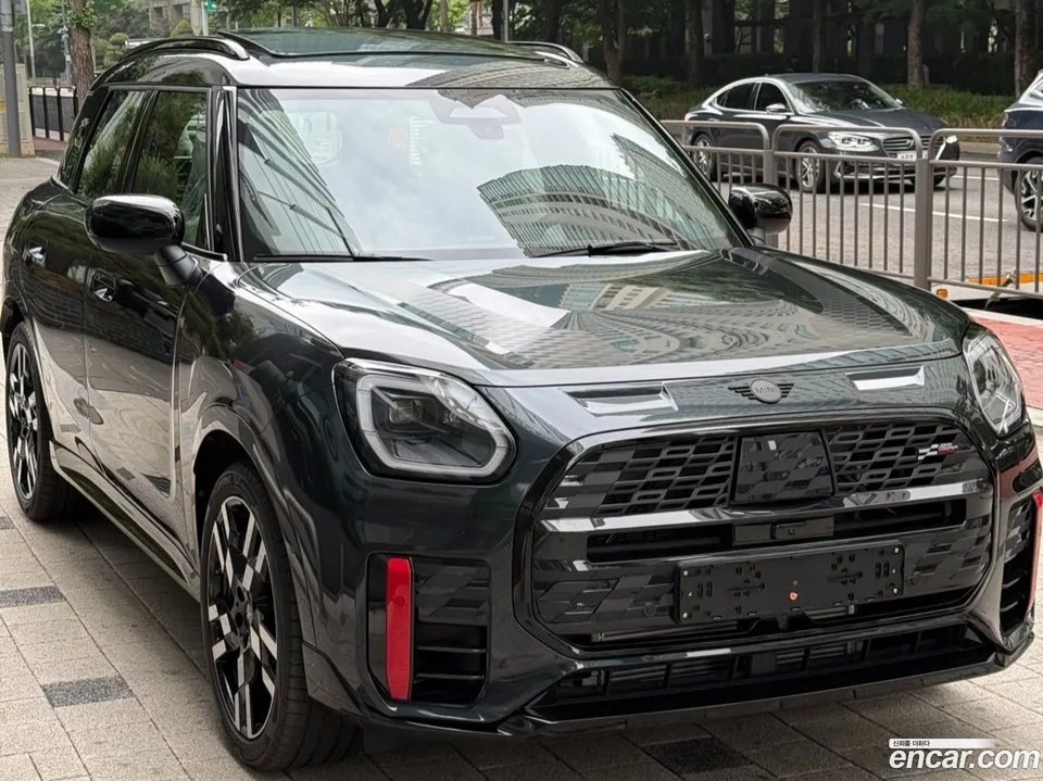 MINI Cooper S Countryman ALL4 JCW 2026 — thumbnail 3
