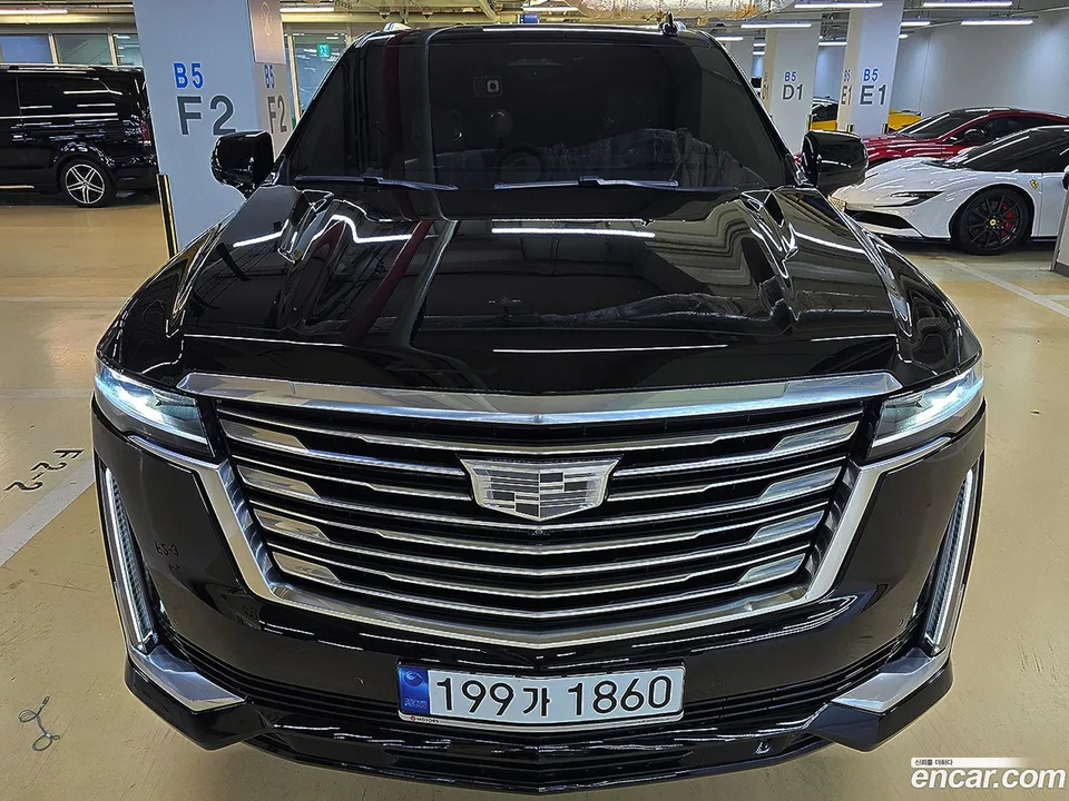 Cadillac Escalade 6.2 ESV 2022 — photo 1, buy with delivery to Moscow